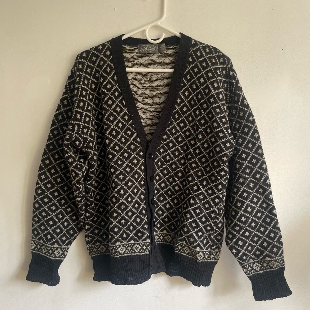 Men's Black and White Patterned Sweater